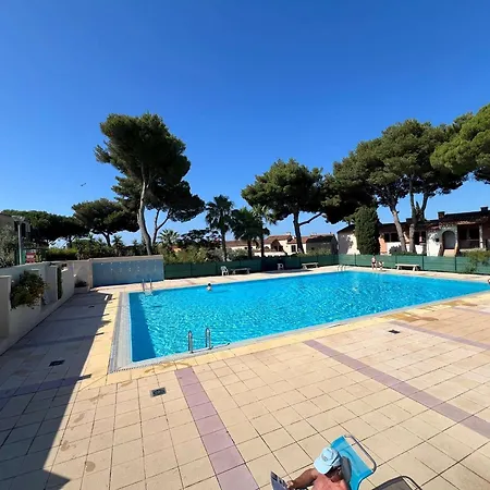 T2 Avec Jardinet, Piscine, Tennis, Parking Prive, A 1 Km De La - Fr-1-702-68 *