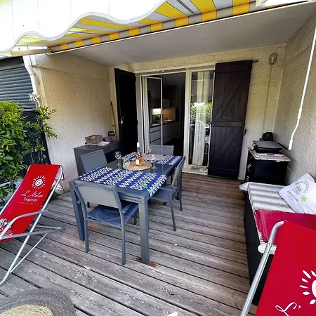 Apartament T2 Avec Jardinet, Piscine, Tennis, Parking Prive, A 1 Km De La - Fr-1-702-68 *